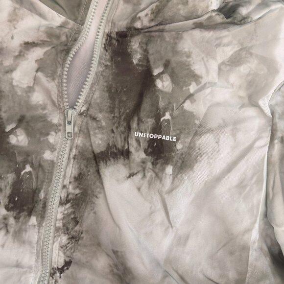 NWOT Lightweight Hooded Rain Jacket - Picture 2 of 3